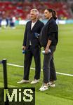 05.06.2025, Fussball UEFA Nations League 2024/25,  Halbfinale, Spanien - Frankreich, in der MHP-Arena Stuttgart, Experte am TV-Mikrofon: Bastian Schweinsteiger (li, ARD) mit Esther Sedlaczek.