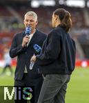 05.06.2025, Fussball UEFA Nations League 2024/25,  Halbfinale, Spanien - Frankreich, in der MHP-Arena Stuttgart, Experte am TV-Mikrofon: Bastian Schweinsteiger (li, ARD) mit Esther Sedlaczek.
