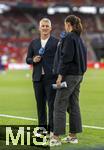 05.06.2025, Fussball UEFA Nations League 2024/25,  Halbfinale, Spanien - Frankreich, in der MHP-Arena Stuttgart, Experte am TV-Mikrofon: Bastian Schweinsteiger (li, ARD) mit Esther Sedlaczek.