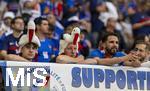05.06.2025, Fussball UEFA Nations League 2024/25,  Halbfinale, Spanien - Frankreich, in der MHP-Arena Stuttgart, Franzsische Fans mit Storchen-Mtzen enttuscht.