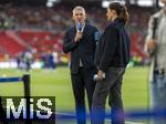 05.06.2025, Fussball UEFA Nations League 2024/25,  Halbfinale, Spanien - Frankreich, in der MHP-Arena Stuttgart, Experte am TV-Mikrofon: Bastian Schweinsteiger (li, ARD) mit Esther Sedlaczek.