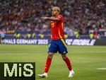 05.06.2025, Fussball UEFA Nations League 2024/25,  Halbfinale, Spanien - Frankreich, in der MHP-Arena Stuttgart, Lamine Yamal (Spanien) gibt Anweisungen.