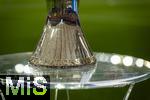 05.06.2025, Fussball UEFA Nations League 2024/25,  Halbfinale, Spanien - Frankreich, in der MHP-Arena Stuttgart,  Der Pokal (Nations-League-Pokal) steht im Stadion bereit. Detail vom Sockel 