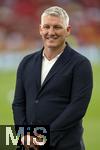 05.06.2025, Fussball UEFA Nations League 2024/25,  Halbfinale, Spanien - Frankreich, in der MHP-Arena Stuttgart,  TV-Experte Bastian Schweinsteiger am Spielfeldrand