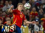 05.06.2025, Fussball UEFA Nations League 2024/25,  Halbfinale, Spanien - Frankreich, in der MHP-Arena Stuttgart,  Dani Olmo (Spanien) am Ball 