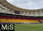 08.06.2025, Fussball UEFA Nations League 2024/25,  Spiel um Platz 3, Deutschland - Frankreich, in der MHP-Arena Stuttgart, Choreografie der deutschen Fans- Kopf hoc! Brust raus! Voran!