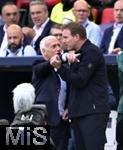 08.06.2025, Fussball UEFA Nations League 2024/25,  Spiel um Platz 3, Deutschland - Frankreich, in der MHP-Arena Stuttgart, Trainer Didier Deschamps (Frankreich) und Trainer Julian Nagelsmann (Deutschland) diskutieren