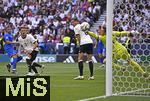 08.06.2025, Fussball UEFA Nations League 2024/25,  Spiel um Platz 3, Deutschland - Frankreich, in der MHP-Arena Stuttgart,Kylian Mbappe (Frankreich) trifft zum 0:1 gegen Torwart Marc Andre ter-Stegen (Deutschland) v.l. Kylian Mbappe (Frankreich), Josua Kimmich (Deutschland), Robin Koch (Deutschland), Leon Goretzka (Deutschland) und Torwart Marc Andre ter-Stegen (Deutschland) 