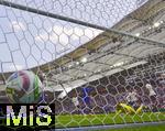 08.06.2025, Fussball UEFA Nations League 2024/25,  Spiel um Platz 3, Deutschland - Frankreich, in der MHP-Arena Stuttgart, Torwart Marc Andre ter-Stegen (Deutschland) kassiert das 0:1 von Kylian Mbappe (Frankreich) 