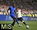 08.06.2025, Fussball UEFA Nations League 2024/25,  Spiel um Platz 3, Deutschland - Frankreich, in der MHP-Arena Stuttgart, v.l. Marcus Thuram (Frankreich) gegen Josua Kimmich (Deutschland) 