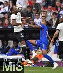 08.06.2025, Fussball UEFA Nations League 2024/25,  Spiel um Platz 3, Deutschland - Frankreich, in der MHP-Arena Stuttgart, v.l. Jonathan Tah (Deutschland) gegen Michael Olise (Frankreich) 