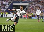 08.06.2025, Fussball UEFA Nations League 2024/25,  Spiel um Platz 3, Deutschland - Frankreich, in der MHP-Arena Stuttgart, Josua Kimmich (Deutschland) zieht ab,