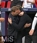 08.06.2025, Fussball UEFA Nations League 2024/25,  Spiel um Platz 3, Deutschland - Frankreich, in der MHP-Arena Stuttgart, Trainer Julian Nagelsmann (Deutschland) und Co Trainer Sandro Wagner (Deutschland) umarmen sich zum Schluss