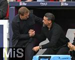 08.06.2025, Fussball UEFA Nations League 2024/25,  Spiel um Platz 3, Deutschland - Frankreich, in der MHP-Arena Stuttgart, Trainer Julian Nagelsmann (Deutschland) und Co Trainer Sandro Wagner (Deutschland) geben sich zum Schluss die Hand