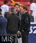 08.06.2025, Fussball UEFA Nations League 2024/25,  Spiel um Platz 3, Deutschland - Frankreich, in der MHP-Arena Stuttgart, re: Trainer Julian Nagelsmann (Deutschland) nach dem Spiel bei Rechtfertigungsversuchen am DAZN-Mikrofon.