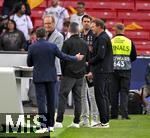 08.06.2025, Fussball UEFA Nations League 2024/25,  Spiel um Platz 3, Deutschland - Frankreich, in der MHP-Arena Stuttgart, re: Trainer Julian Nagelsmann (Deutschland) nach dem Spiel bei Rechtfertigungsversuchen am DAZN-Mikrofon.