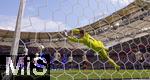 08.06.2025, Fussball UEFA Nations League 2024/25,  Spiel um Platz 3, Deutschland - Frankreich, in der MHP-Arena Stuttgart, Torwart Marc Andre ter-Stegen (Deutschland) streckt sich zum Ball.