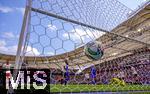 08.06.2025, Fussball UEFA Nations League 2024/25,  Spiel um Platz 3, Deutschland - Frankreich, in der MHP-Arena Stuttgart, Torwart Marc Andre ter-Stegen (re, Deutschland) kann dem Ball nur noch hinterherschauen. Kylian Mbappe (rechts verdeckt, Frankreich) erzielte hier sein Tor zum 0:1 fr Frankreich. Der Ball zappelt im Tornetz. re: Leon Goretzka (Deutschland). 