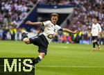 08.06.2025, Fussball UEFA Nations League 2024/25,  Spiel um Platz 3, Deutschland - Frankreich, in der MHP-Arena Stuttgart, Josua Kimmich (Deutschland) Schuss.