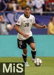 08.06.2025, Fussball UEFA Nations League 2024/25,  Spiel um Platz 3, Deutschland - Frankreich, in der MHP-Arena Stuttgart, Tom Bischof (Deutschland) am Ball 
