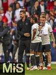 08.06.2025, Fussball UEFA Nations League 2024/25,  Spiel um Platz 3, Deutschland - Frankreich, in der MHP-Arena Stuttgart, Nach dem Spiel, v.li: Co-Trainer Sandro Wagner (Deutschland), Serge Gnabry (Deutschland), David Raum (Deutschland), 