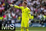 08.06.2025, Fussball UEFA Nations League 2024/25,  Spiel um Platz 3, Deutschland - Frankreich, in der MHP-Arena Stuttgart, Torwart Marc Andre ter-Stegen (Deutschland) gibt Anweisungen.
