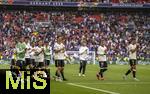 08.06.2025, Fussball UEFA Nations League 2024/25,  Spiel um Platz 3, Deutschland - Frankreich, in der MHP-Arena Stuttgart, Trauriger Abgang nach dem Spiel, Robin Gosens (Deutschland), David Raum (Deutschland), Aleksandar Pavlovic (Deutschland), Robin Koch (Deutschland), Maximilian Mittelstdt (Deutschland), Niclas Fllkrug (Deutschland) 