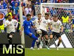 08.06.2025, Fussball UEFA Nations League 2024/25,  Spiel um Platz 3, Deutschland - Frankreich, in der MHP-Arena Stuttgart, v.li: Deniz Undav (Deutschland), Desire Doue (Frankreich), Josua Kimmich (Deutschland), Tom Bischof (Deutschland), Florian Wirtz (Deutschland) 