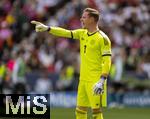 08.06.2025, Fussball UEFA Nations League 2024/25,  Spiel um Platz 3, Deutschland - Frankreich, in der MHP-Arena Stuttgart, Torwart Marc Andre ter-Stegen (Deutschland) gibt Anweisungen.