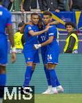 08.06.2025, Fussball UEFA Nations League 2024/25,  Spiel um Platz 3, Deutschland - Frankreich, in der MHP-Arena Stuttgart, Torjubel, v.li: Kylian Mbappe (Frankreich), Michael Olise (Frankreich), Desire Doue (Frankreich) 