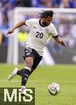 08.06.2025, Fussball UEFA Nations League 2024/25,  Spiel um Platz 3, Deutschland - Frankreich, in der MHP-Arena Stuttgart, Serge Gnabry (Deutschland) am Ball 
