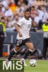 08.06.2025, Fussball UEFA Nations League 2024/25,  Spiel um Platz 3, Deutschland - Frankreich, in der MHP-Arena Stuttgart, Serge Gnabry (Deutschland) am Ball 