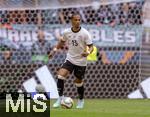 08.06.2025, Fussball UEFA Nations League 2024/25,  Spiel um Platz 3, Deutschland - Frankreich, in der MHP-Arena Stuttgart, Thilo Kehrer (Deutschland) am Ball 