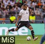 08.06.2025, Fussball UEFA Nations League 2024/25,  Spiel um Platz 3, Deutschland - Frankreich, in der MHP-Arena Stuttgart, Jonathan Tah (Deutschland) am Ball 