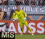 08.06.2025, Fussball UEFA Nations League 2024/25,  Spiel um Platz 3, Deutschland - Frankreich, in der MHP-Arena Stuttgart, Torwart Marc Andre ter-Stegen (Deutschland) hat den Ball.