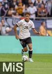 08.06.2025, Fussball UEFA Nations League 2024/25,  Spiel um Platz 3, Deutschland - Frankreich, in der MHP-Arena Stuttgart, Tom Bischof (Deutschland) am Ball 