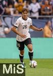 08.06.2025, Fussball UEFA Nations League 2024/25,  Spiel um Platz 3, Deutschland - Frankreich, in der MHP-Arena Stuttgart, Tom Bischof (Deutschland) am Ball 