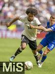 08.06.2025, Fussball UEFA Nations League 2024/25,  Spiel um Platz 3, Deutschland - Frankreich, in der MHP-Arena Stuttgart, v.li: Karim Adeyemi (Deutschland) gegen Lucas Digne (Frankreich) 