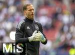 08.06.2025, Fussball UEFA Nations League 2024/25,  Spiel um Platz 3, Deutschland - Frankreich, in der MHP-Arena Stuttgart, Torwart Oliver Baumann (Deutschland) beim Aufwrmen.