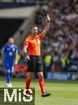 08.06.2025, Fussball UEFA Nations League 2024/25,  Spiel um Platz 3, Deutschland - Frankreich, in der MHP-Arena Stuttgart, Schiedsrichter Ivan Kruzliak (SVK) zeigt 
