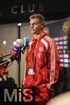 15.06.2025, Cincinnati (USA), FIFA Club World Cup 2025, Gruppe C, FC Bayern Mnchen Pressekonferenz vor dem Spiel gegen Auckland City im TQL Stadium, Josip Stanisic (Bayern Mnchen) beim Pressegesprch.
