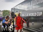 15.06.2025, FIFA Club World Cup 2025, Gruppe C, FC Bayern Mnchen - Auckland City, im TQL Stadium, Cincinnati (USA), Ankunft FC Bayern mit dem Mannschaftsbus, Trainer Vincent Kompany (FC Bayern Mnchen) 