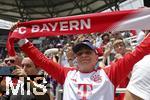 15.06.2025, FIFA Club World Cup 2025, Gruppe C, FC Bayern Mnchen - Auckland City, im TQL Stadium, Cincinnati (USA), Bayernfans  mit Fanschal.