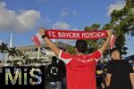 21.06.2025, FIFA Club World Cup 2025, Gruppe C, FC Bayern Mnchen - CA Boca Juniors, im Hard-Rock-Stadium in Miami, Florida (USA), Bayernfans vor dem Stadion in Vorfreude.
