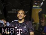21.06.2025, FIFA Club World Cup 2025, Gruppe C, FC Bayern Mnchen - CA Boca Juniors, im Hard-Rock-Stadium in Miami, Florida (USA), Leroy Sane (Bayern Mnchen) auf der Ersatzbank.
