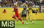 21.06.2025, FIFA Club World Cup 2025, Gruppe C, FC Bayern Mnchen - CA Boca Juniors, im Hard-Rock-Stadium in Miami, Florida (USA), v.li: Harry Kane (FC Bayern Mnchen) gegen Ayrton COSTA (Boca Juniors)