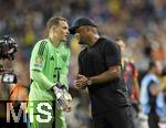 21.06.2025, FIFA Club World Cup 2025, Gruppe C, FC Bayern Mnchen - CA Boca Juniors, im Hard-Rock-Stadium in Miami, Florida (USA),  v.li: Torwart Manuel Neuer (FC Bayern Mnchen) und Trainer Vincent Kompany (FC Bayern Mnchen) im Gesprch.