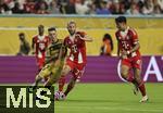 21.06.2025, FIFA Club World Cup 2025, Gruppe C, FC Bayern Mnchen - CA Boca Juniors, im Hard-Rock-Stadium in Miami, Florida (USA), mitte: Konrad Laimer (FC Bayern Mnchen) gegen Malcom BRAIDA (Boca Juniors) 