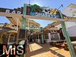 23.06.2025,  Beliebtes Reiseziel der Deutschen, Mallorca. Hier in Cala Ratjada, Der Eingangsbereich vom Restaurant-Bar Sharkys in Cala Ratjada, die Sportsbar von Goodbye Deutschland-Star Steff Jerkel (VOX, die Auswanderer).
