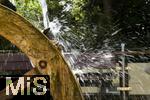 12.07.2025, Bad W�rishofen im Unterallg�u, Wasserrad in der Fu�g�ngerzone.  